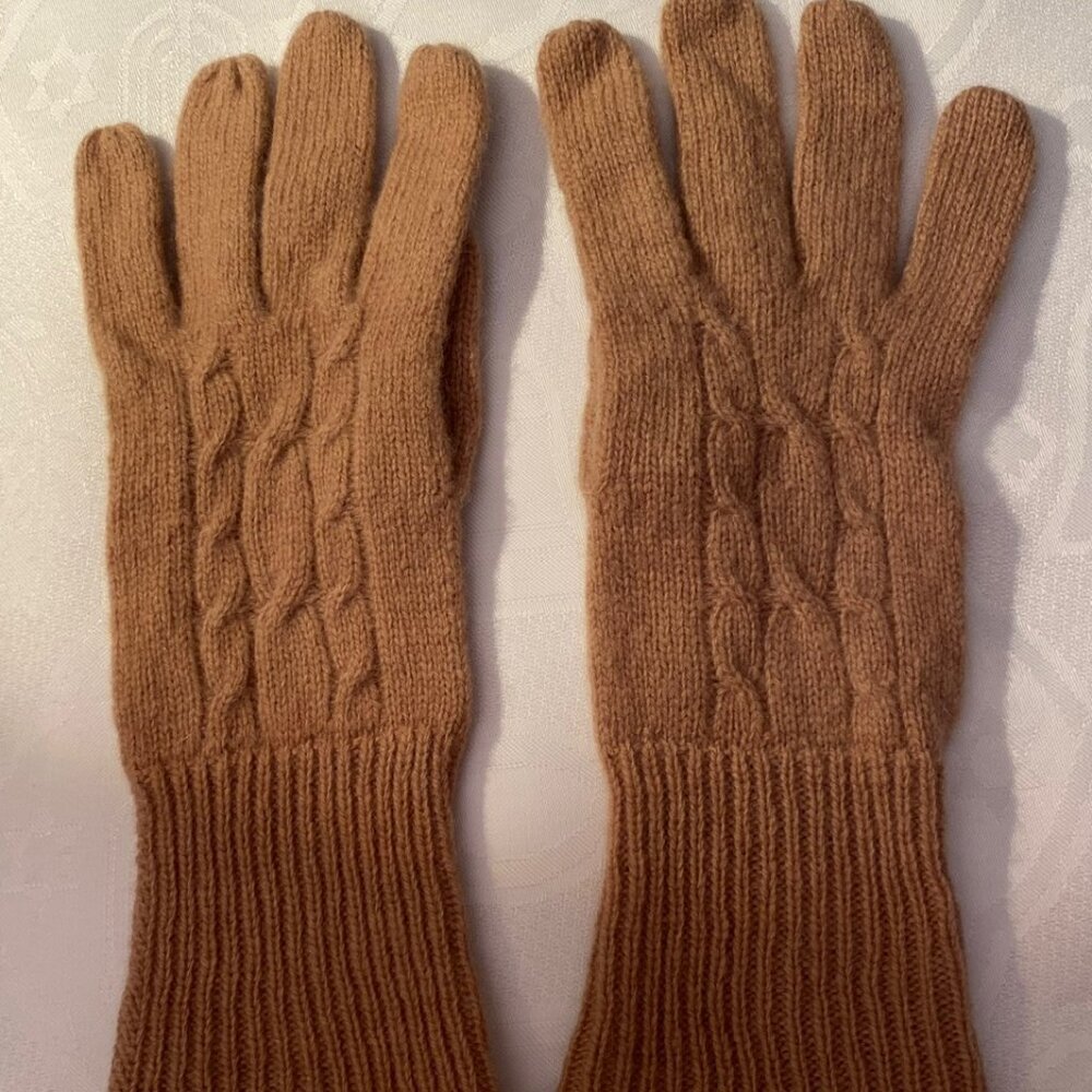 L.L. Bean Knit Women Gloves 70% wool, 30% cashmere. Small. Tan Color Brand New